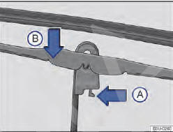 Fig. 143 Substituir as palhetas dos limpadores do para-brisa.