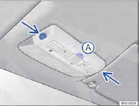 Fig. 26 No console do teto: sensores de monitoramento do interior do veículo e tecla  para desligar o 